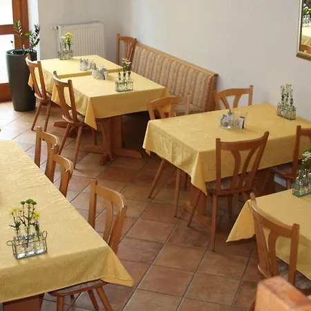Bed & Breakfast Gaestehaus Theresia Garni *